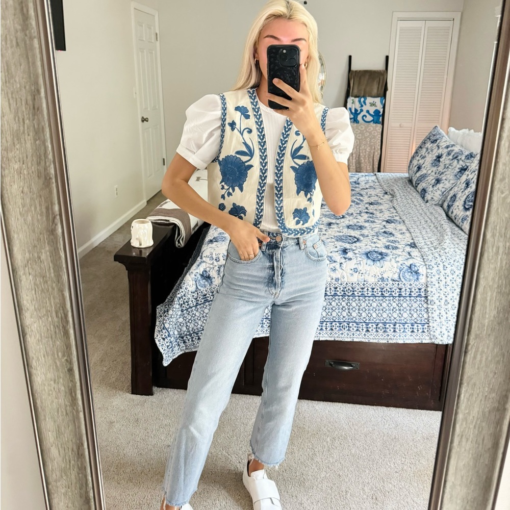 Embroidery vest